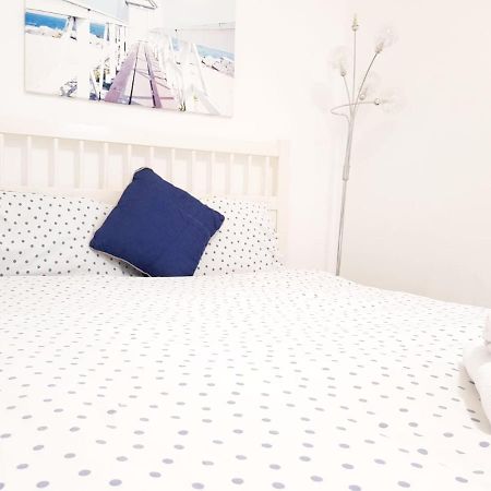 Commercial City Rooms Londra Esterno foto